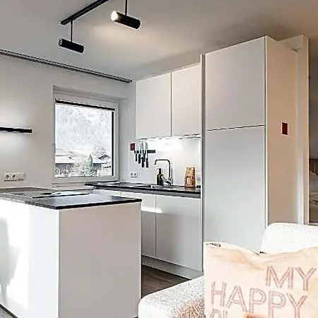 Lebeschlitters - Apartmenthaus Im Zillertal فندق