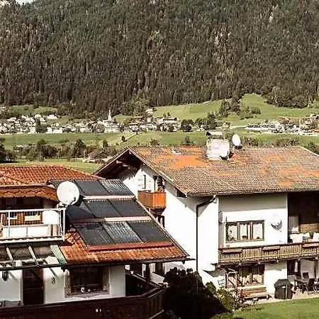 Lebeschlitters - Apartmenthaus Im Zillertal 3*